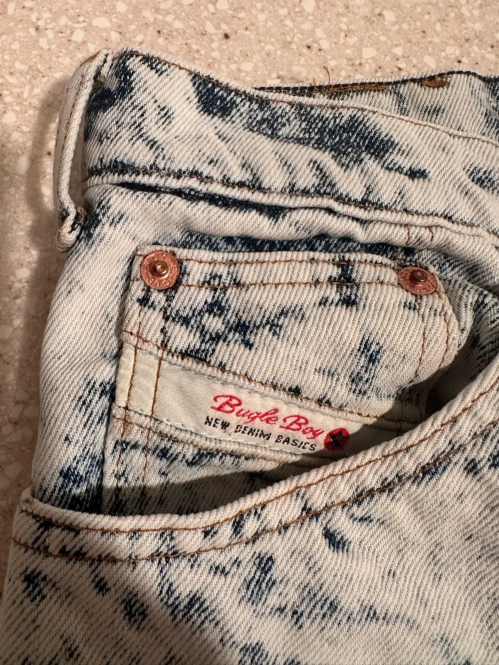 Bugle Boy Men’s Acid Wash Jeans
32x34 - Picture 2 of 14